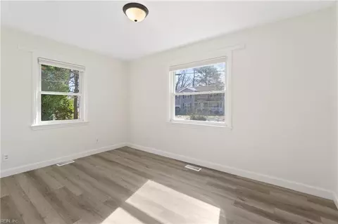 308 Dixie Dr, Norfolk, VA 23505 photo 11