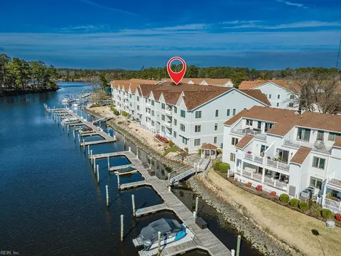 7 Harbor Watch Dr #211, Chesapeake, VA 23320
