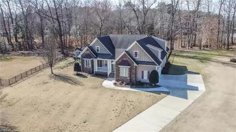 303 Bridlewood Ln, Suffolk, VA 23434