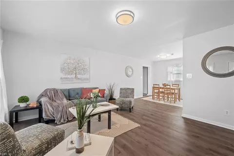 117 Lynnhaven Dr, Hampton, VA 23666
