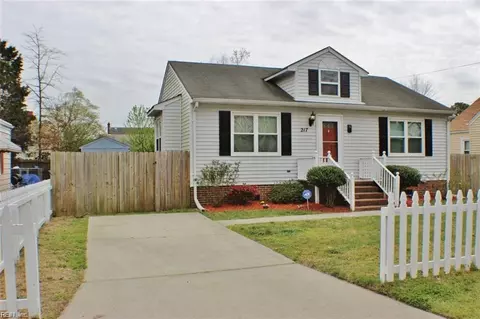 217 Sandpiper Dr, Portsmouth, VA 23704