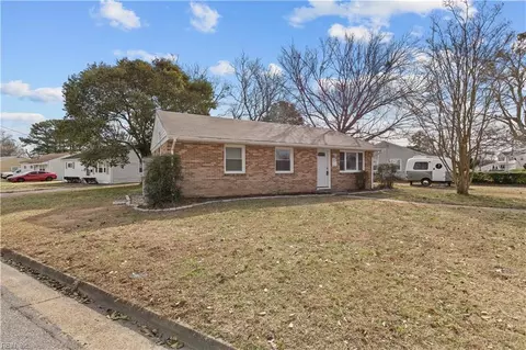 804 Grimes Rd, Hampton, VA 23663