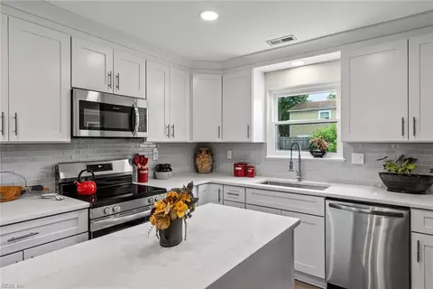 429 Becton Pl, Virginia Beach, VA 23452 photo 12