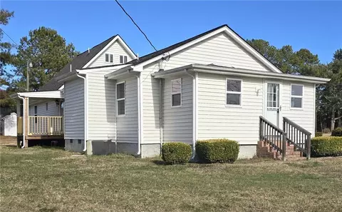 7708 S Quay Rd, Suffolk, VA 23437