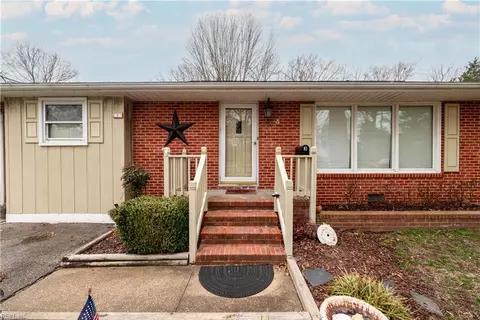 3 Courtney Ave, Newport News, VA 23601