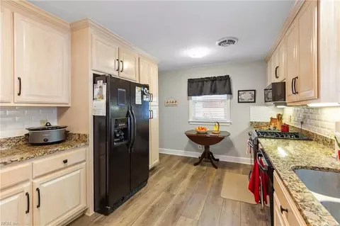 114 Westbrook Dr, Hampton, VA 23666 photo 7