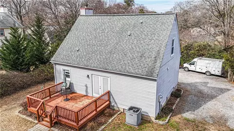 1491 Riverview St, Gloucester Point, VA 23062 photo 3