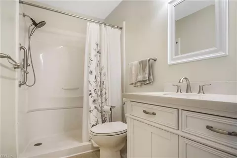 1491 Riverview St, Gloucester Point, VA 23062 photo 13