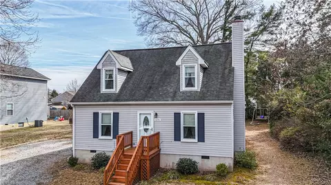 1491 Riverview St, Gloucester Point, VA 23062