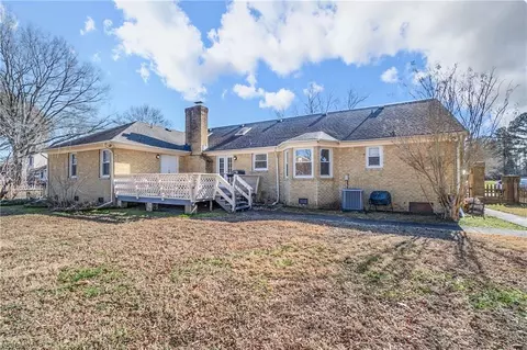 320 Windlesham Dr, Chesapeake, VA 23322 photo 8