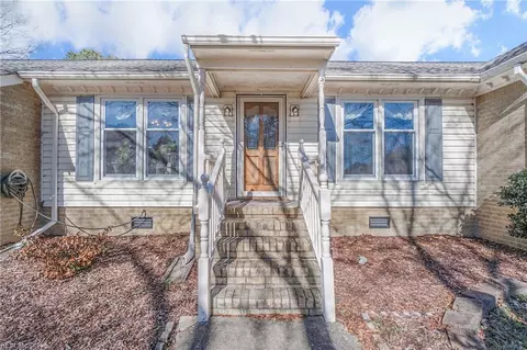 320 Windlesham Dr, Chesapeake, VA 23322 photo 6