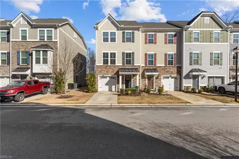 4327 Whitfield Ln #E, Chesapeake, VA 23324