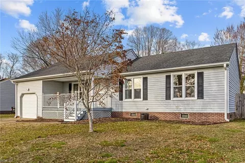 2420 Locks Lndg, Chesapeake, VA 23323