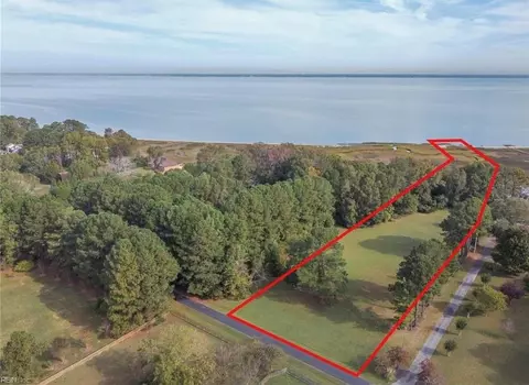 7 Riverpoint Trl, Isle Of Wight County, VA 23314