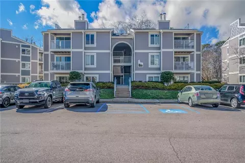 1009 Autumn Woods Ln #101, Virginia Beach, VA 23454