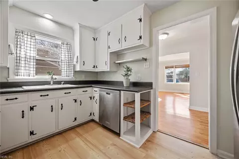 1816 Broadstreet Rd, Hampton, VA 23666 photo 10
