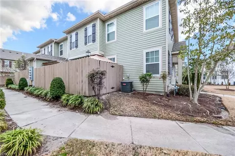 1644 Halesworth Ln, Virginia Beach, VA 23456