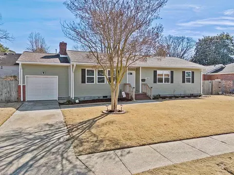 Exterior - 7808 Walters Dr, Norfolk, VA 23518 photo 7 of 8