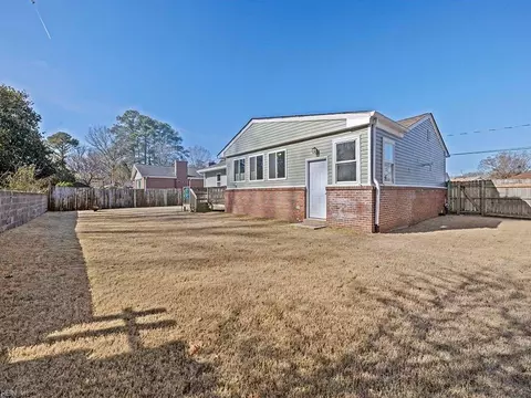 Exterior - 7808 Walters Dr, Norfolk, VA 23518 photo 6 of 8