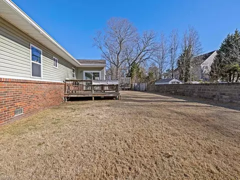 Exterior - 7808 Walters Dr, Norfolk, VA 23518 photo 5 of 8