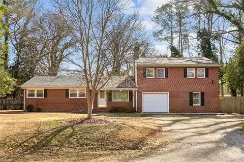 103 York Ln, Yorktown, VA 23692