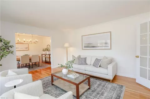 218 Shifting Log Dr, Hampton, VA 23669 photo 6