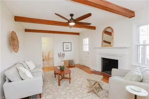 218 Shifting Log Dr, Hampton, VA 23669 photo 4