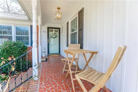 218 Shifting Log Dr, Hampton, VA 23669 photo 9