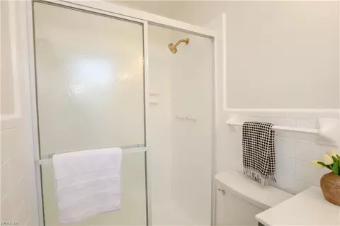 218 Shifting Log Dr, Hampton, VA 23669 photo 11