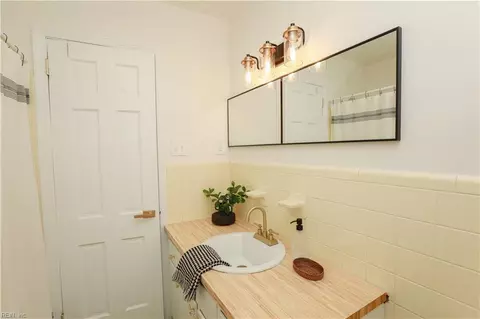 218 Shifting Log Dr, Hampton, VA 23669 photo 14