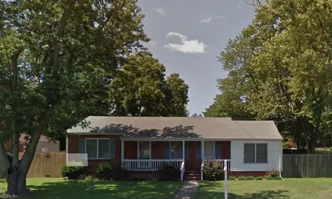 39 Harwood Ave, Hampton, VA 23664