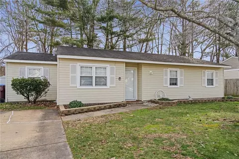 831 Arondale Cres, Chesapeake, VA 23320