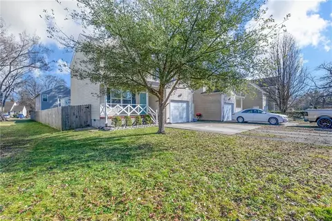 28 Gale Ave, Chesapeake, VA 23323