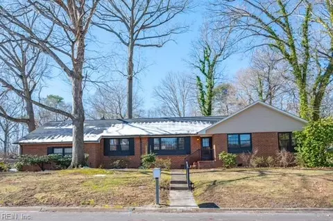 4637 Mcgregor Dr, Virginia Beach, VA 23462