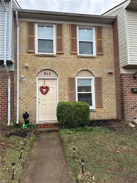 915 Smoke Tree Ln, Virginia Beach, VA 23452
