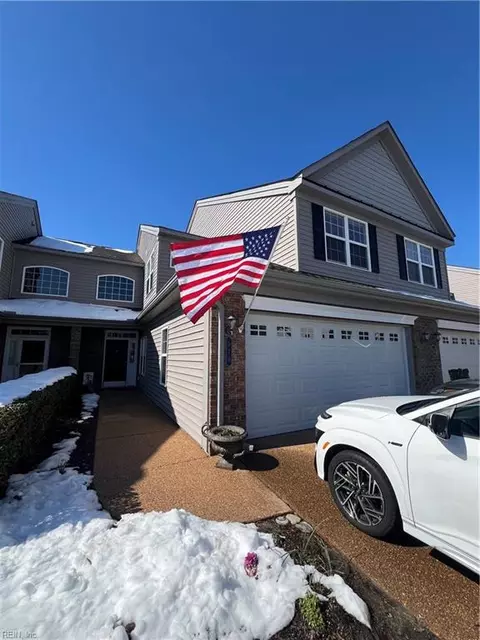 570 Dunning Ln, Chesapeake, VA 23322