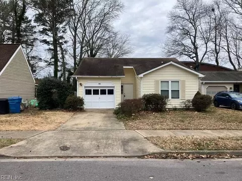 1592 Hummingbird Ln, Virginia Beach, VA 23454