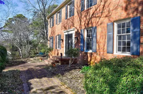 418 Discovery Cir, Virginia Beach, VA 23451