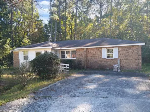 4277 Cole Ave, Suffolk, VA 23435