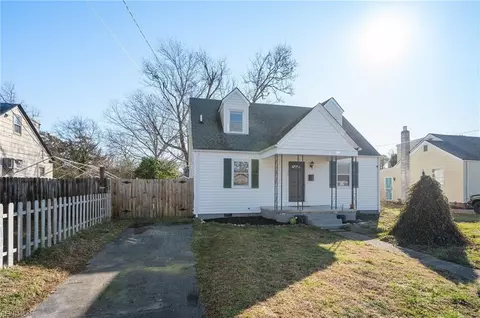 8006 Roxboro Rd, Norfolk, VA 23505