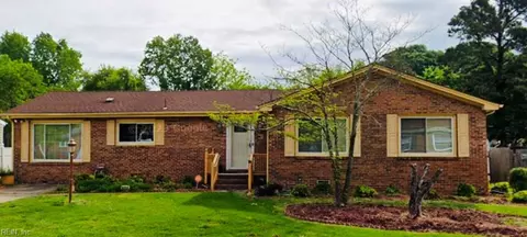 325 Dexter St E, Chesapeake, VA 23324