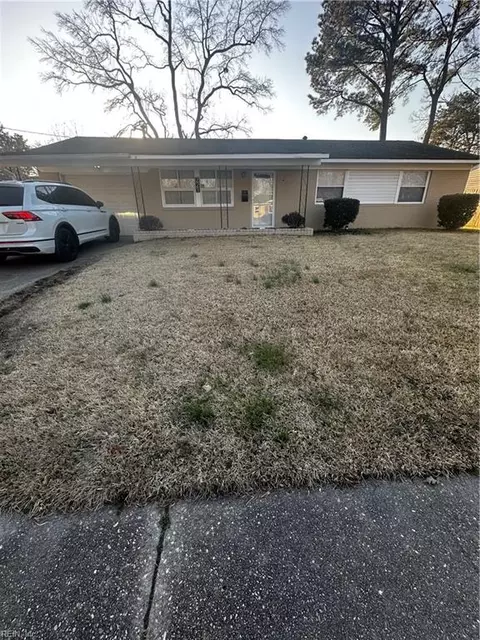 221 S Plaza Trl, Virginia Beach, VA 23452