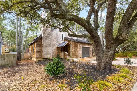 3949 Shady Oaks Dr, Virginia Beach, VA 23455