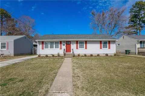 850 Weymouth Ter, Hampton, VA 23666