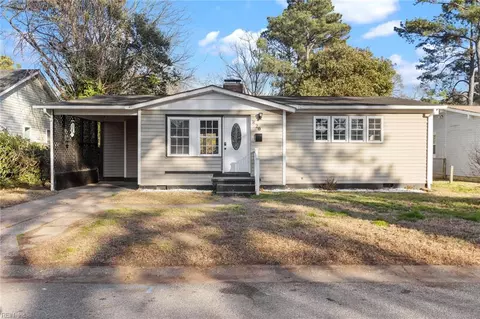 820 Pine Harbor Dr, Norfolk, VA 23502