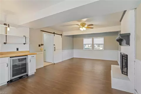 Living - 1343 Coral Pl, Hampton, VA 23669 photo 8 of 9