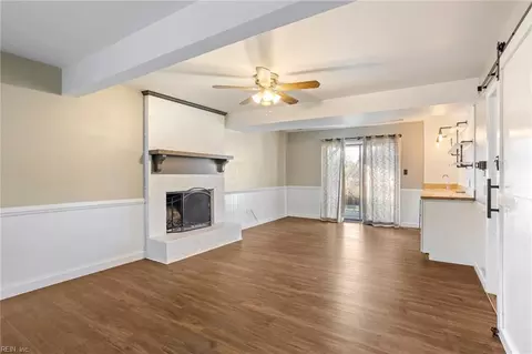 Living - 1343 Coral Pl, Hampton, VA 23669 photo 6 of 9
