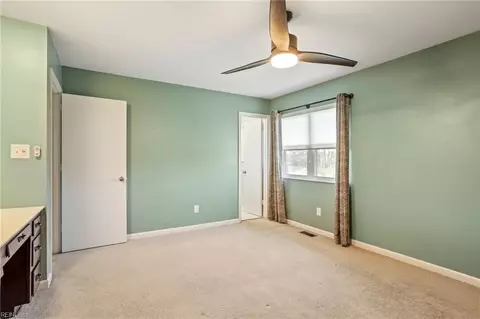 Bedroom - 1343 Coral Pl, Hampton, VA 23669 photo 5 of 6