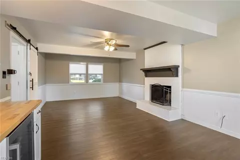 Living - 1343 Coral Pl, Hampton, VA 23669 photo 9 of 9