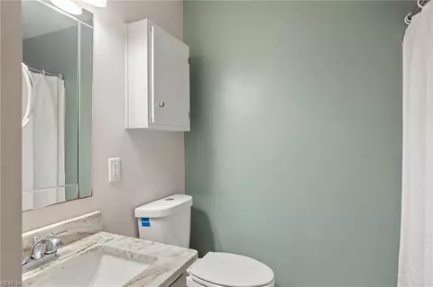 Bath - 1343 Coral Pl, Hampton, VA 23669 photo 1 of 2